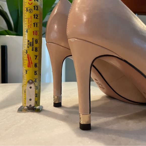 TORY BURCH | Taupe Heels Sz 7 - Picture 3 of 3
